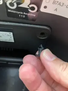 AXISZ バッテリー交換　自力で完璧にやってみた