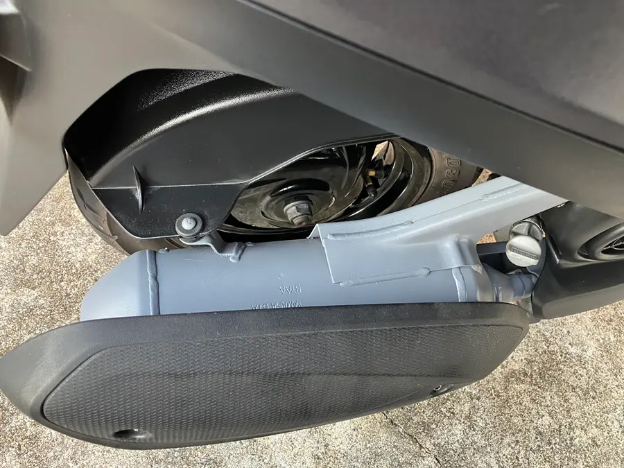 AXISZ 錆びたマフラー塗装してみた