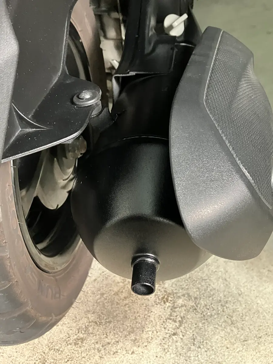 AXISZ スクーター 錆びたマフラー塗装して新品みたいにしてみた
