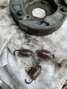 AXISZ クラッチスプリングを自作で強化スプリングにしてみた